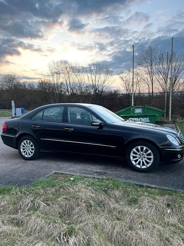 Second-hand Mercedes E280 231 CP (169 kW) 2006 Negru Berlinǎ
