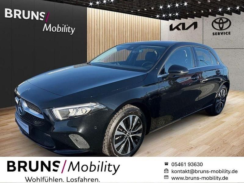Gebraucht Mercedes A250 218 PS (160 kW) 2022 Kosmosschwarz  metalliclack Limousine