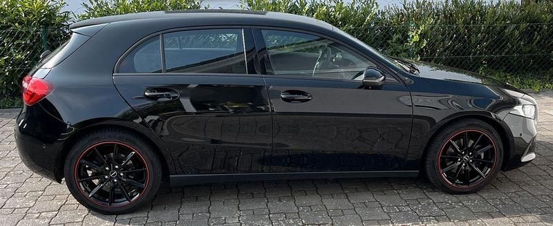 Gebraucht Mercedes A200 150 PS (110 kW) 2022 Schwarz Limousine