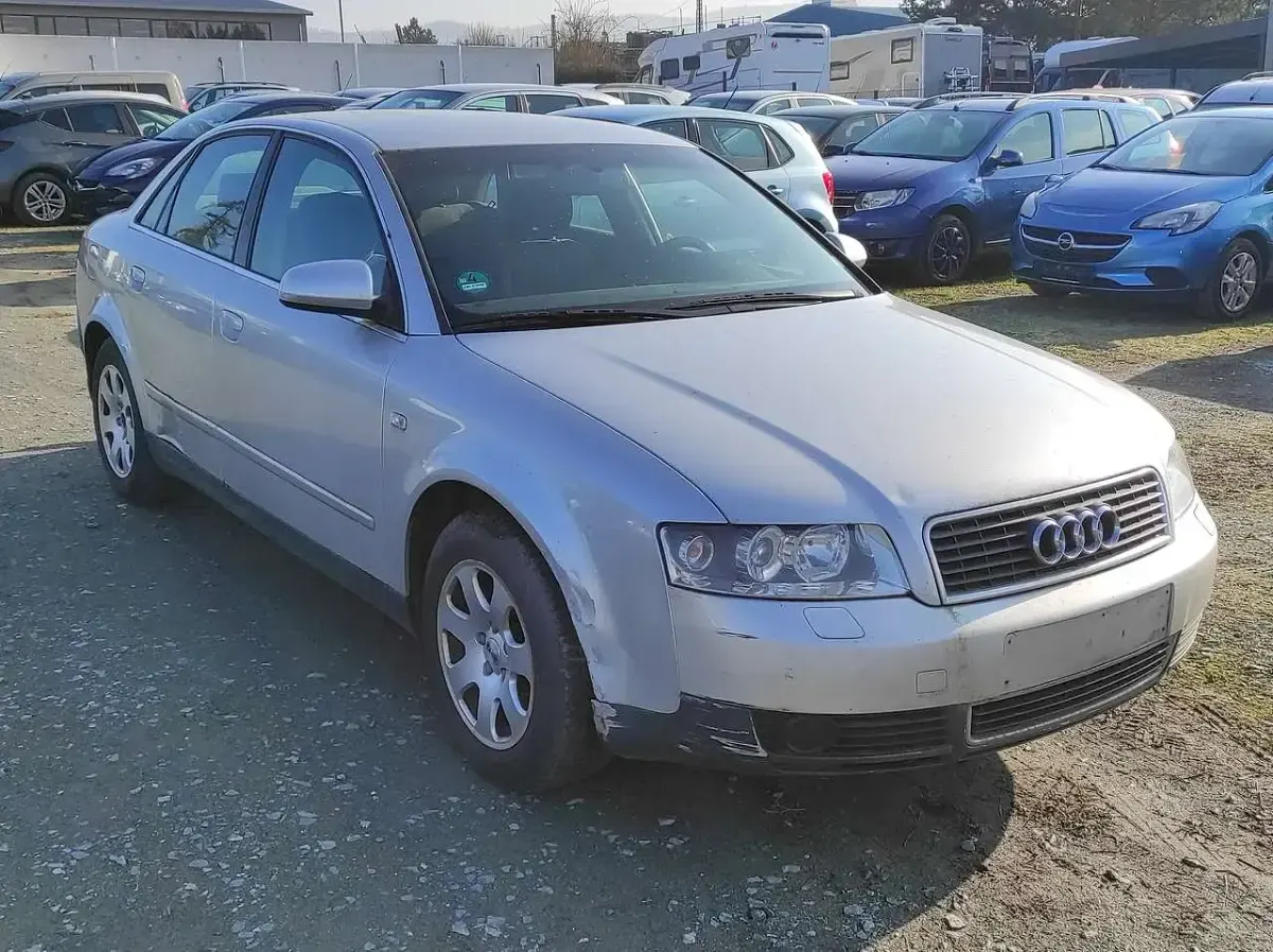 Gebraucht Audi A4 131 PS (96 kW) 2001 Silber Limousine