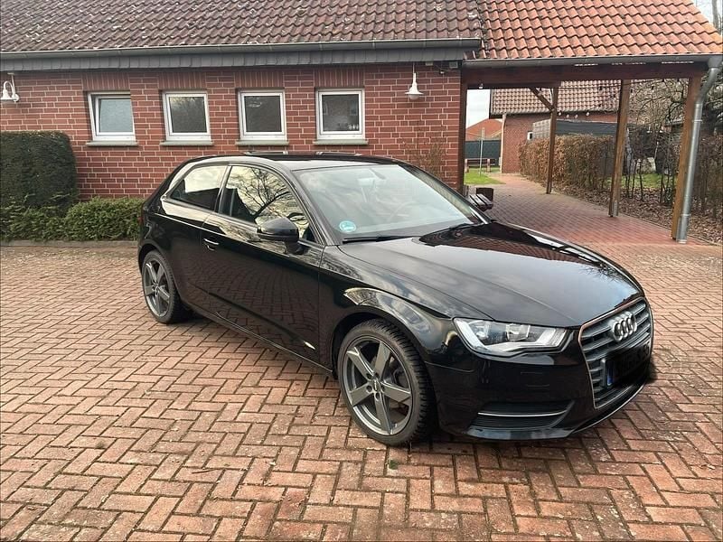 Schwarz Gebraucht 2015 Audi A3 | 9.500 € (Guter Preis) - Bild 1/4