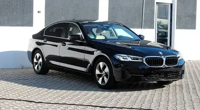 Gebraucht BMW 520 Performance 190 PS (139 kW) 2023 Schwarz Limousine