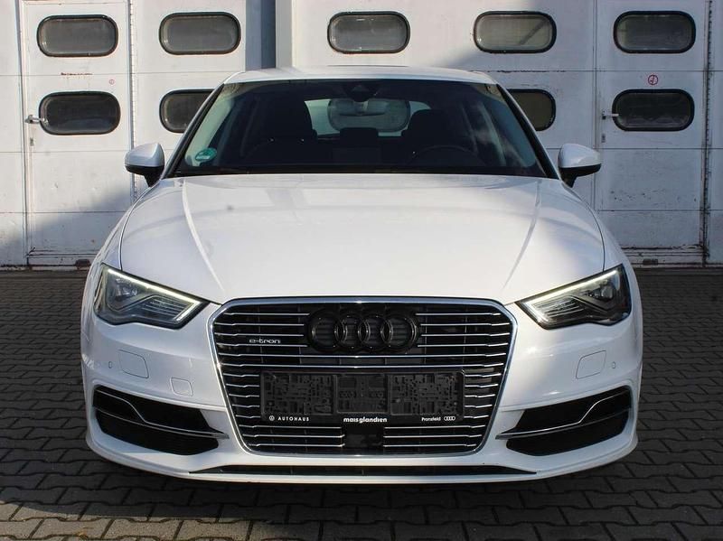 Gebraucht Audi e-tron Attraction 204 PS (150 kW) 2016 Ibisweiß SUV