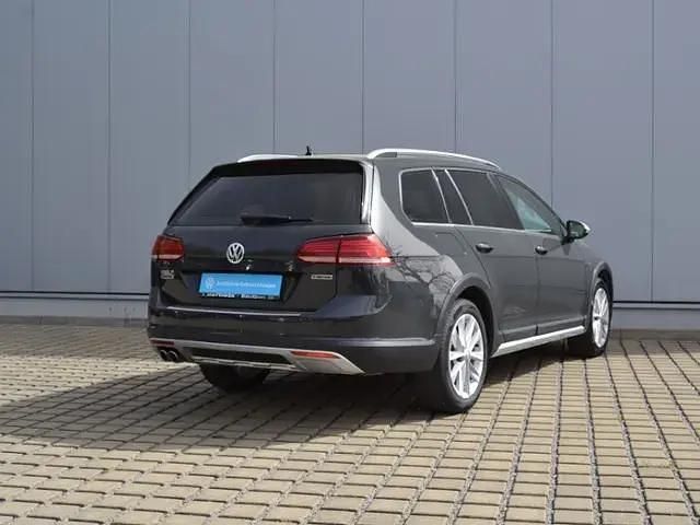 Gebraucht VW Golf Alltrack 184 PS (135 kW) 2020 Uranograu Kombi