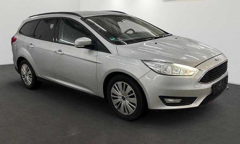 Gebraucht Ford Focus Business Edition 125 PS (91 kW) 2015 Silber Kombi