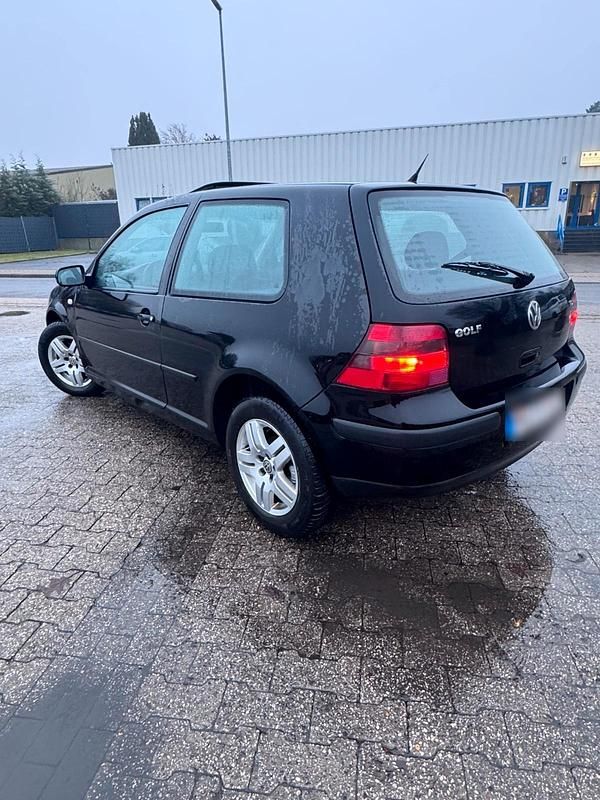 Gebraucht VW Golf IV 101 PS (74 kW) 2003 Schwarz Kleinwagen