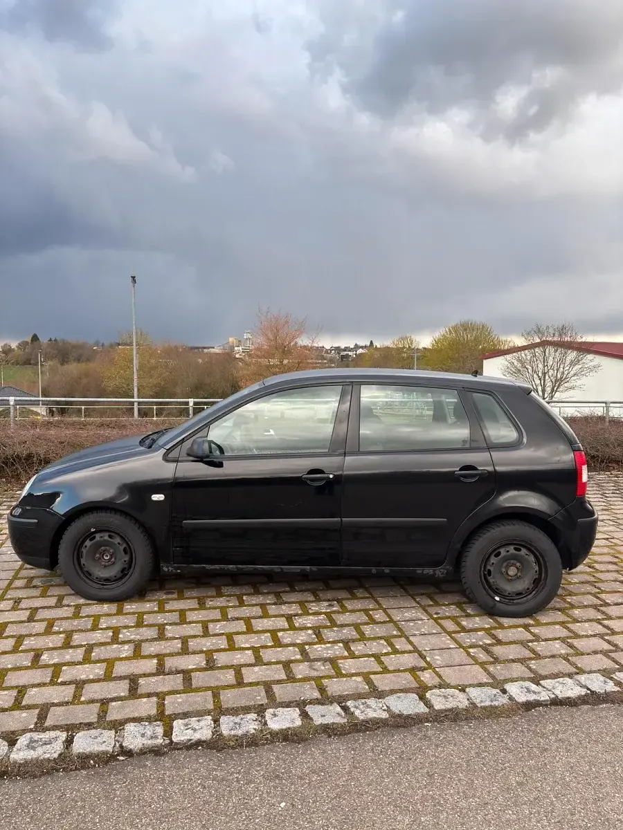 Gebraucht VW Polo Basis 64 PS (47 kW) 2003 Schwarz Kleinwagen