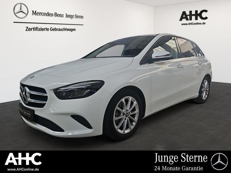 Weiß Gebraucht 2021 Mercedes B200 Style Van / Kleinbus | 21.850 € (Guter Preis) - Bild 1/4