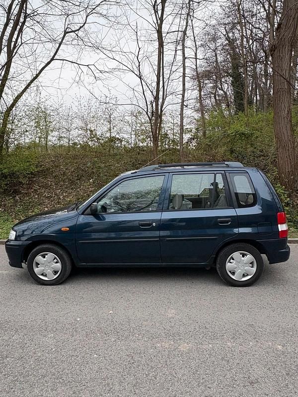 Gebraucht Mazda Demio 63 PS (46 kW) 1999 Blau Kleinwagen