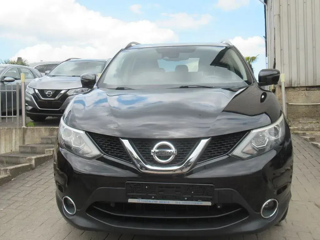 Gebraucht Nissan Qashqai Tekna 131 PS (96 kW) 2015 Schwarz SUV