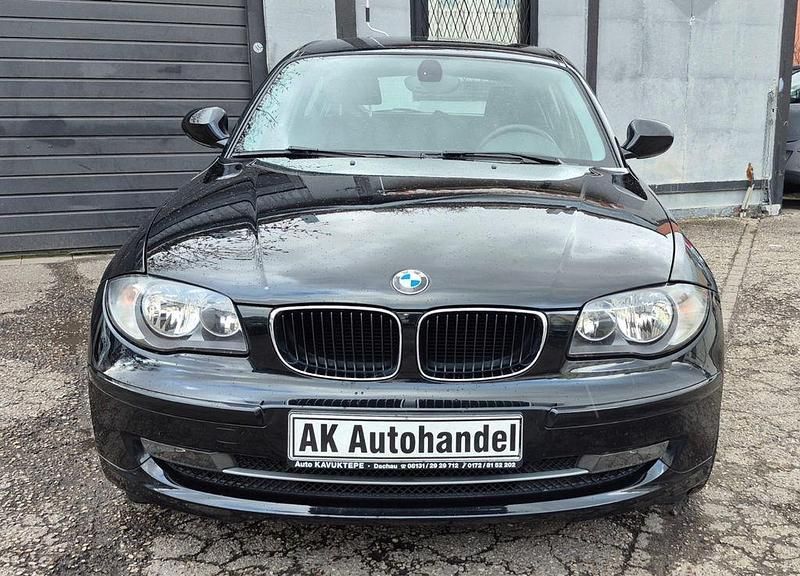Gebraucht BMW 118 Advantage 143 PS (105 kW) 2011 Schwarz Kleinwagen