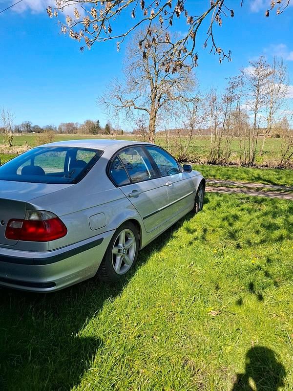 Gebraucht BMW 318 118 PS (86 kW) 2002 Silber Limousine