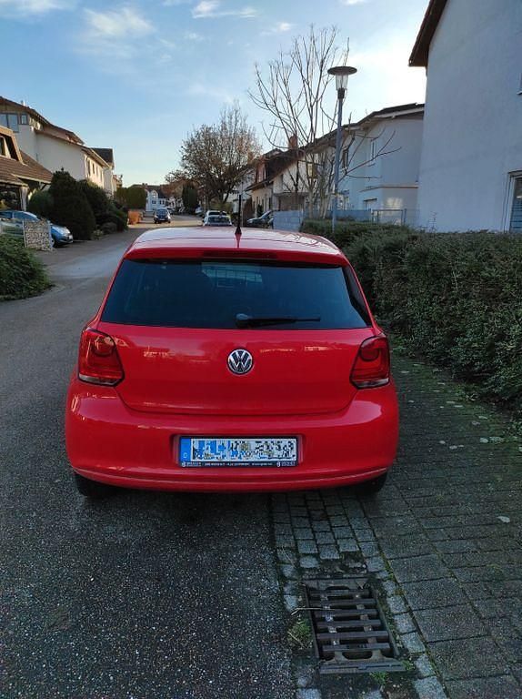 Gebraucht VW Polo Trendline 69 PS (50 kW) 2011 Rot Kleinwagen