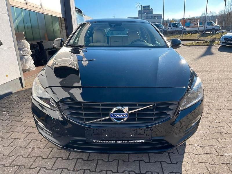Gebraucht Volvo V60 Kinetic 120 PS (88 kW) 2016 Schwarz Kombi