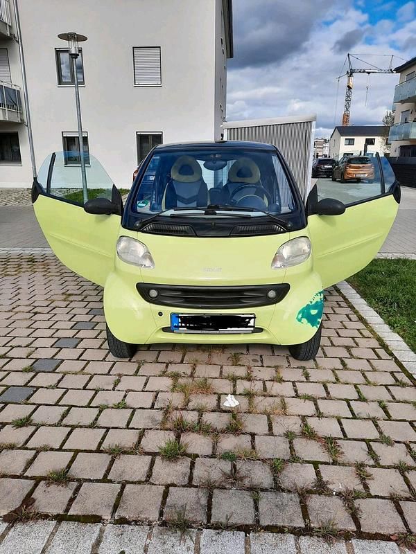 Grün Gebraucht 2000 Smart ForTwo Coupé Coupé | 1.800 € (Fairer Preis) - Bild 1/4