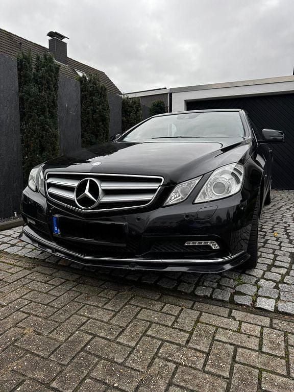 Schwarz Gebraucht 2010 Mercedes E350 Cabrio | 10.250 € (Guter Preis) - Bild 1/4