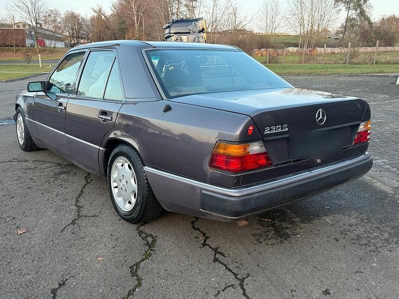 Gebraucht Mercedes E230 1991 Limousine