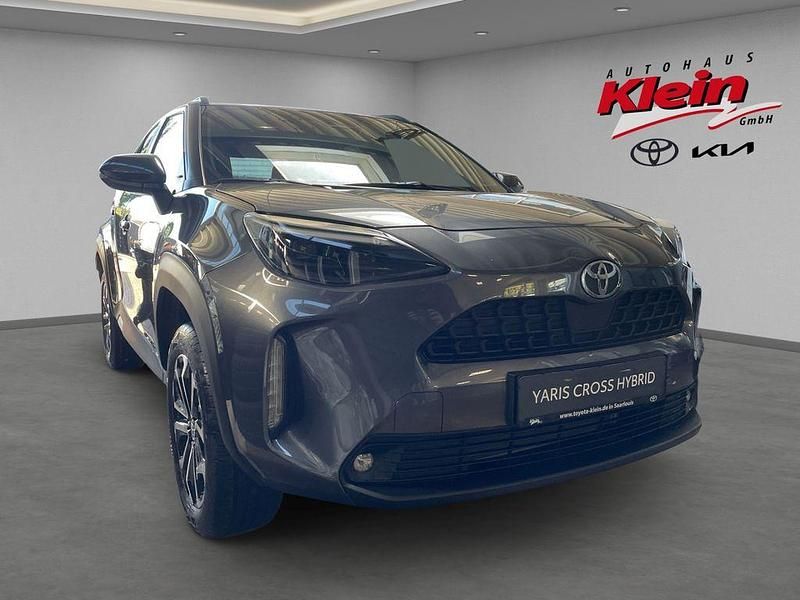 Grau Neu 2025 Toyota Yaris Cross SUV | 29.977 € (Fairer Preis) - Bild 1/4