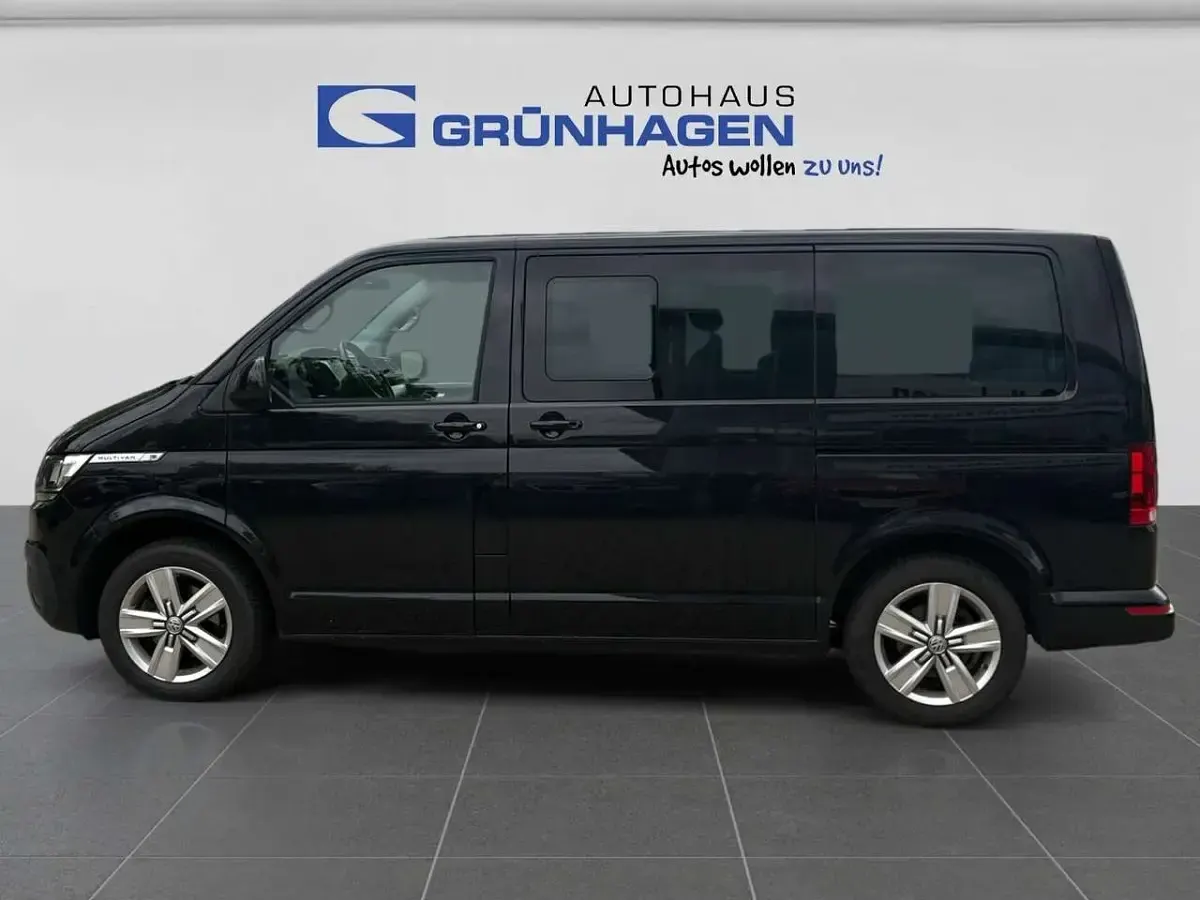 Gebraucht VW Multivan Comfortline 150 PS (110 kW) 2021 Deep black perleffekt Van / Kleinbus