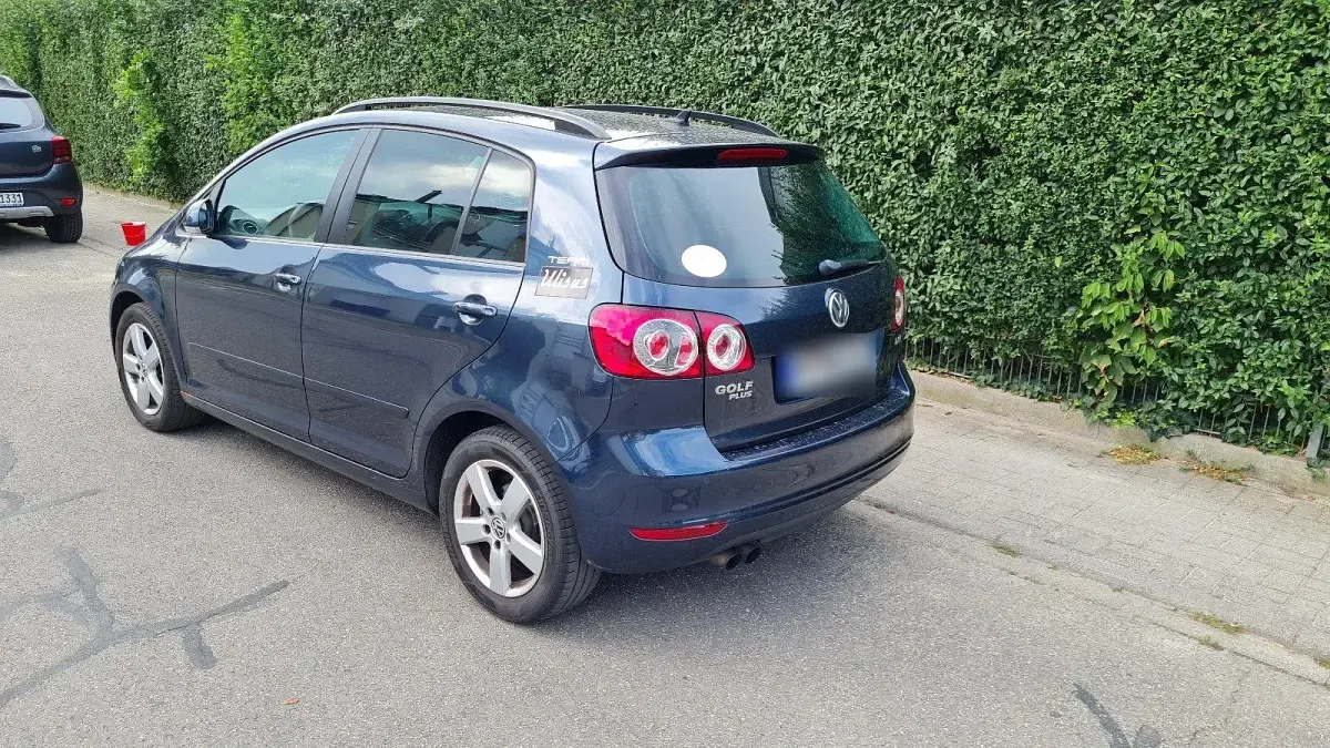 Gebraucht VW Golf Plus Cross Comfortline 122 PS (89 kW) 2011 Blau Limousine