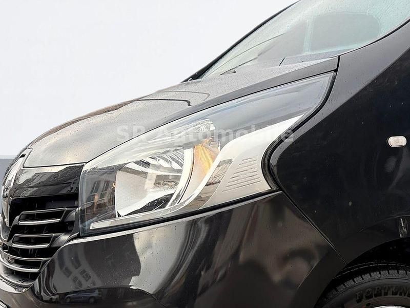 Gebraucht Renault Trafic 145 PS (106 kW) 2016 Schwarz Van / Kleinbus