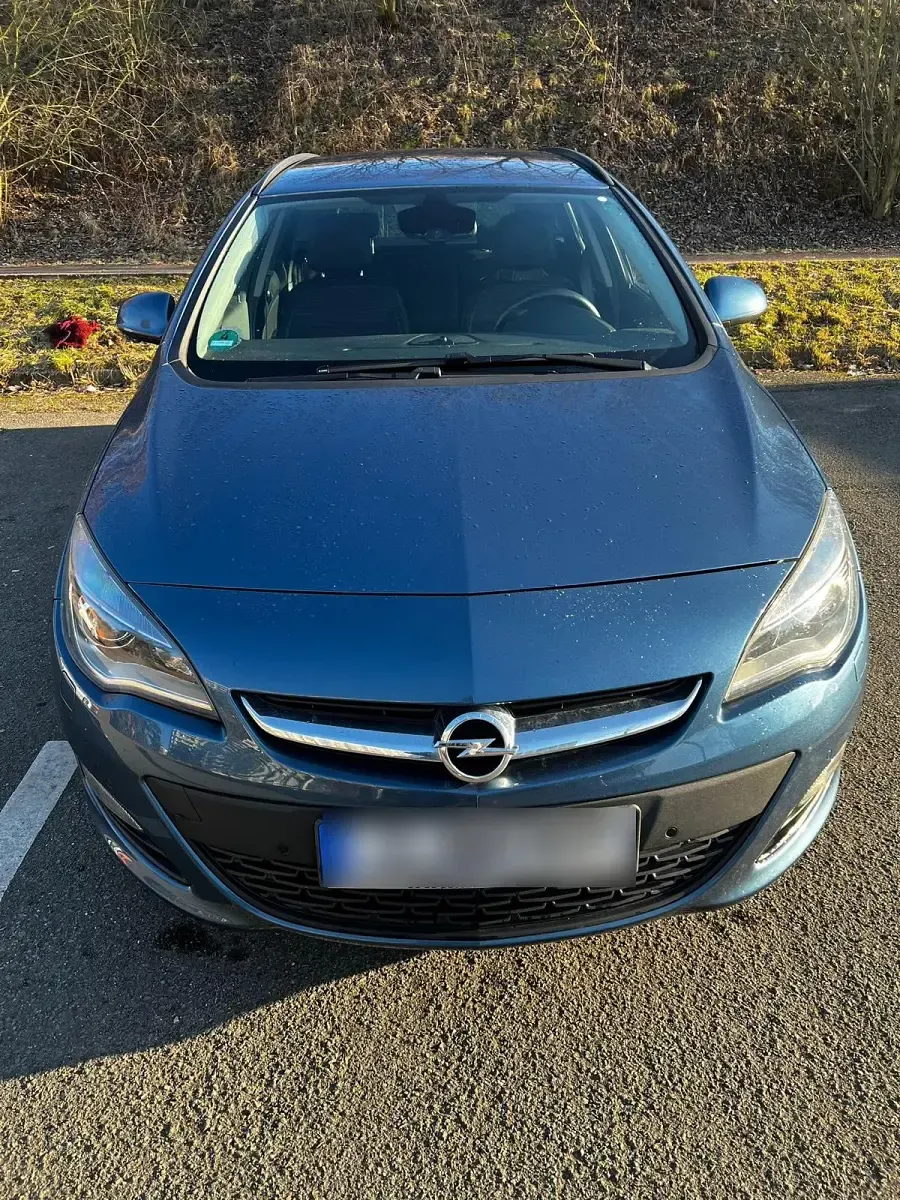 Gebraucht Opel Astra 140 PS (102 kW) 2014 Blau Kombi