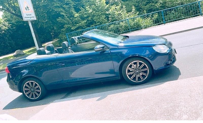 Gebraucht VW Eos 120 PS (88 kW) 2009 Blau Cabrio