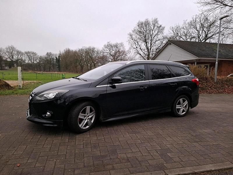 Gebraucht Ford Focus 150 PS (110 kW) 2013 Schwarz Kombi