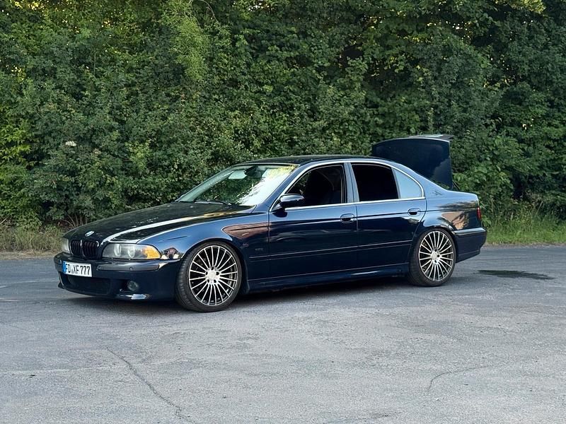 Blau Gebraucht 2001 BMW 520 M Sport Limousine | 4.900 € (Fairer Preis) - Bild 1/3