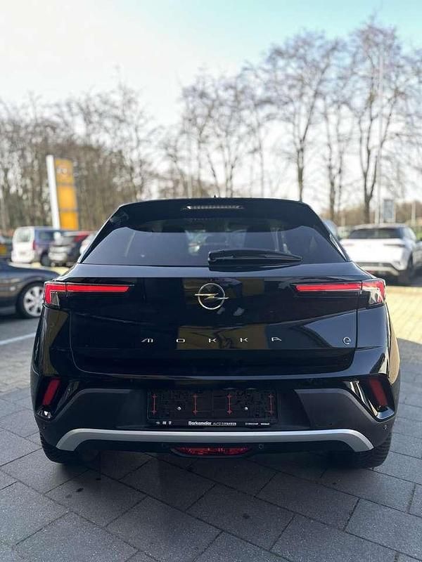 Gebraucht Opel Mokka-e Elegance 100 kW (136 PS) 2022 Diamant schwarzkarbon schwarz SUV