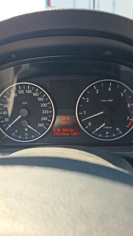 Gebraucht BMW 325 218 PS (160 kW) 2005 Grau Limousine