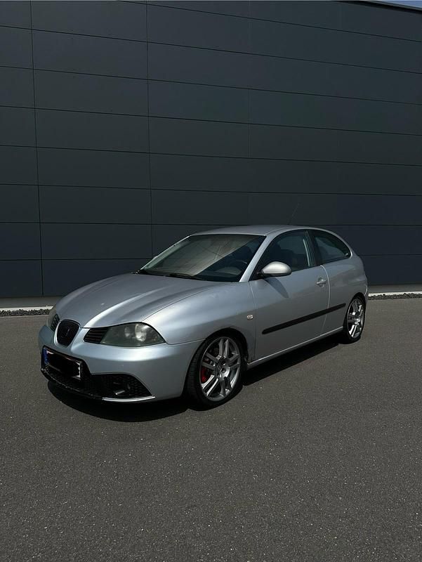 Silber Gebraucht 2004 Cupra Ibiza Kleinwagen | 2.499 € - Bild 1/4