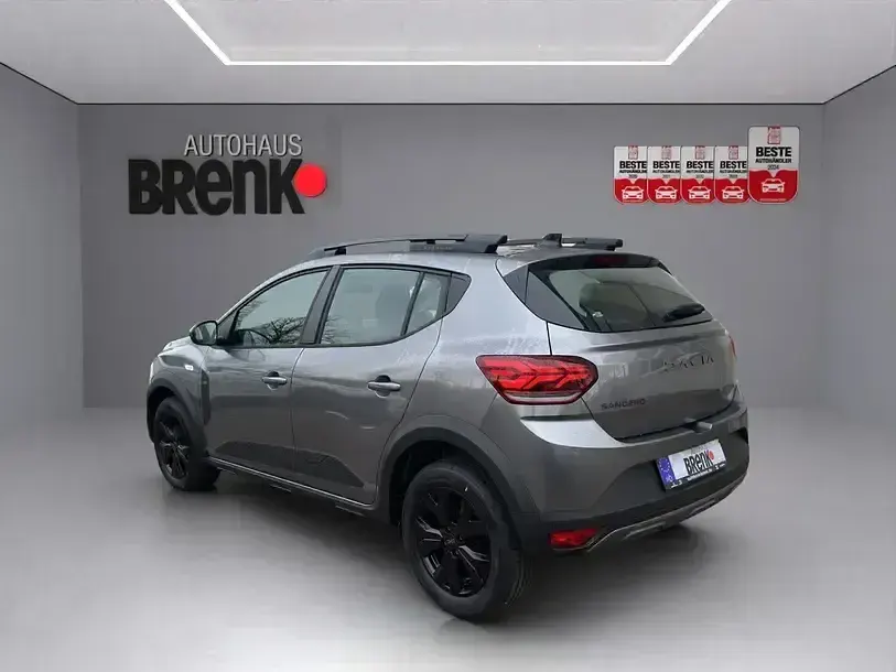 Neu Dacia Sandero Extreme 91 PS (66 kW) 2025 Grün Limousine