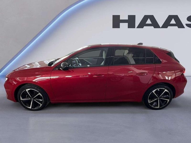 Gebraucht Opel Astra Elegance 110 PS (80 kW) 2023 Rot, (metallic) Limousine