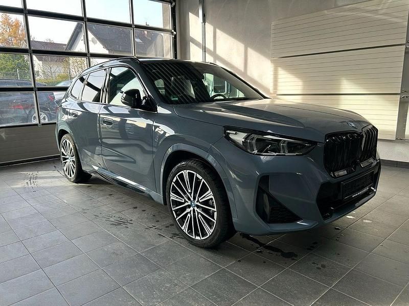 Gebraucht BMW iX1 M Sport 230 kW (313 PS) 2023 Grau SUV