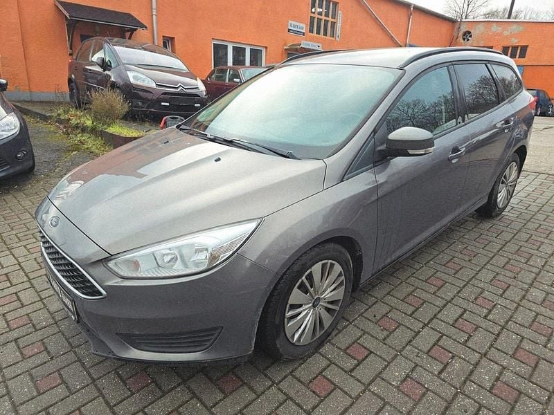 Braun Gebraucht 2015 Ford Focus Trend Kombi | 4.490 € (Guter Preis) - Bild 1/4