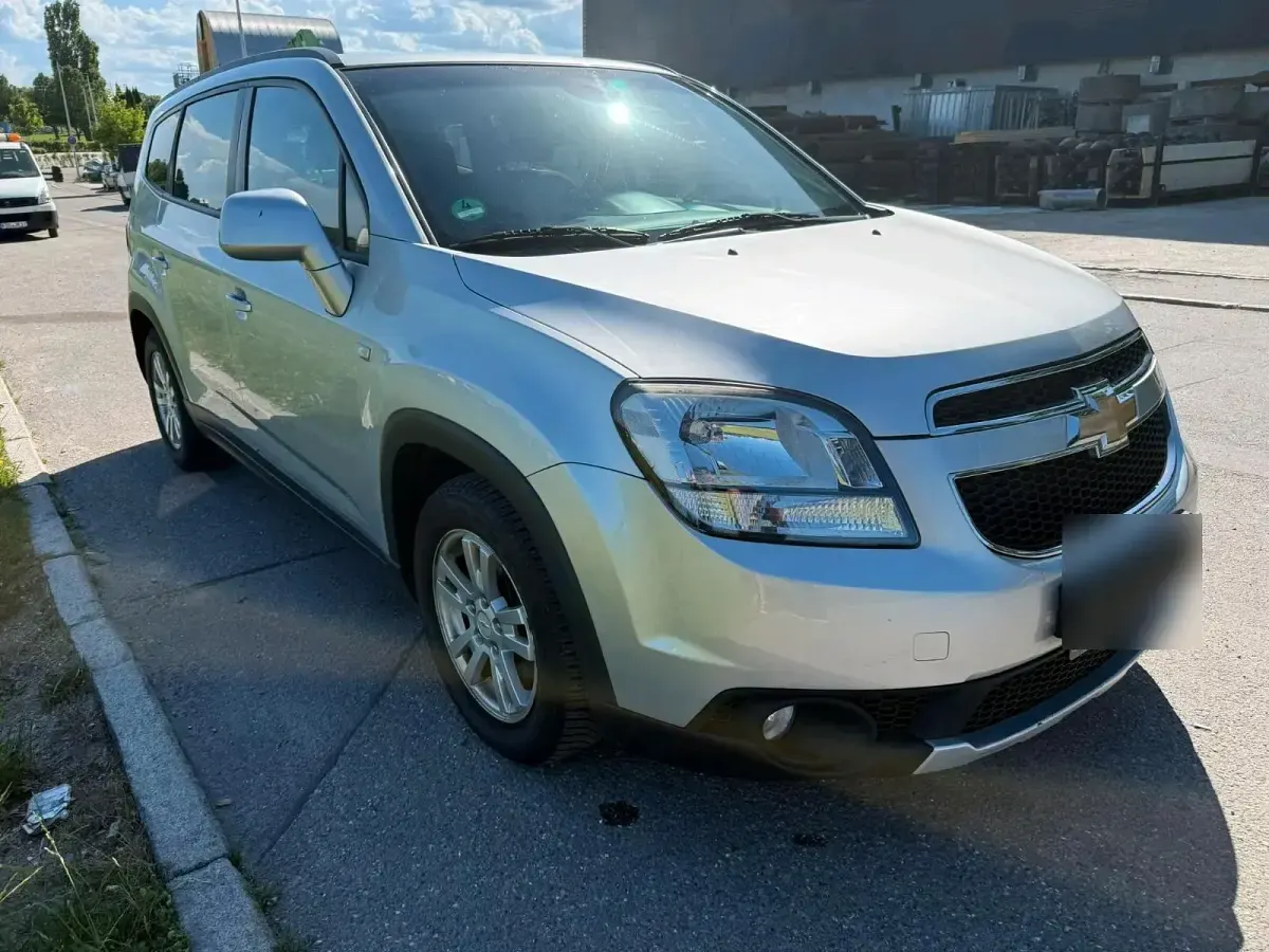 Usata Chevrolet Orlando 163 CV (119 kW) 2012 Argento Monovolume