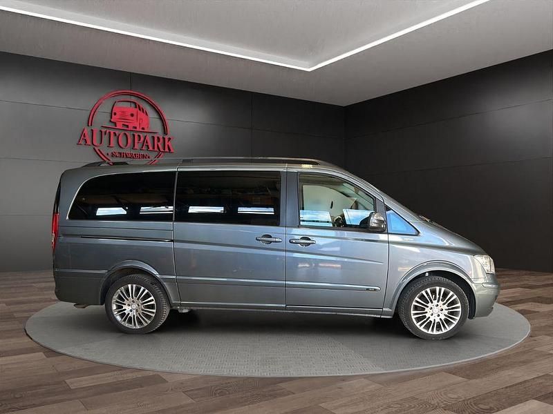 Grau Gebraucht 2011 Mercedes Viano Edition Van / Kleinbus | 22.900 € - Bild 1/4
