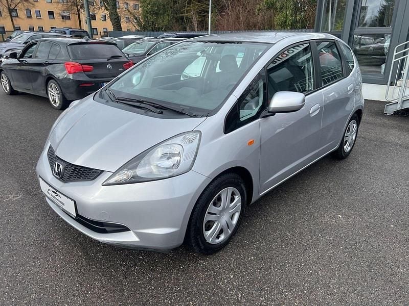 Gebraucht Honda Jazz Trend 90 PS (66 kW) 2011 Silber Kleinwagen
