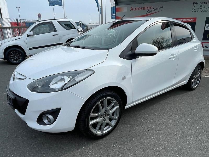 Gebraucht Mazda 2 Edition 84 PS (61 kW) 2013 Weiß Kleinwagen