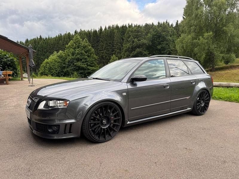 Grau Gebraucht 2006 Audi RS4 Sport Kombi | 34.900 € (Fairer Preis) - Bild 1/4