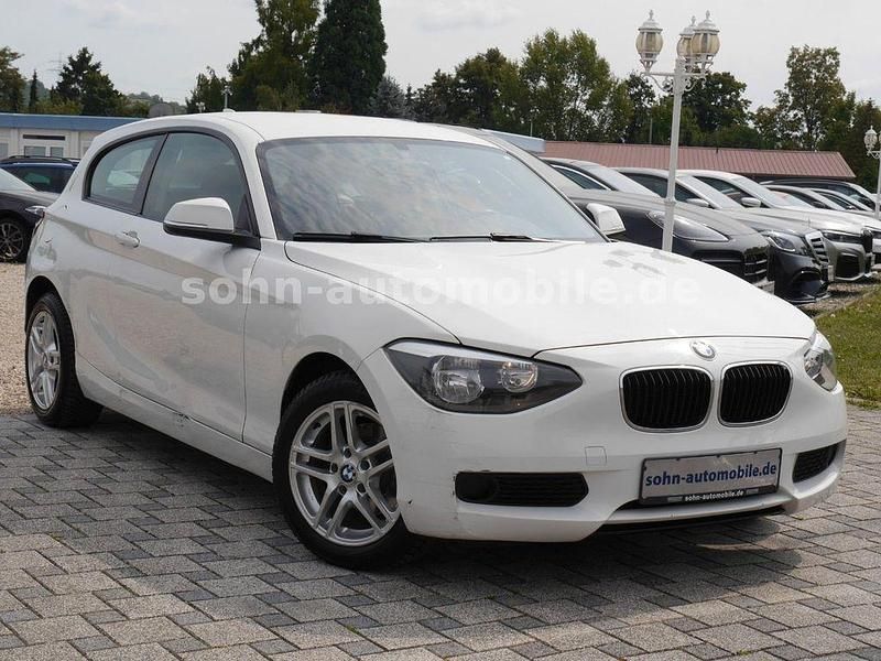 Gebraucht BMW 114 Sport Line 102 PS (75 kW) 2013 Weiß Kleinwagen