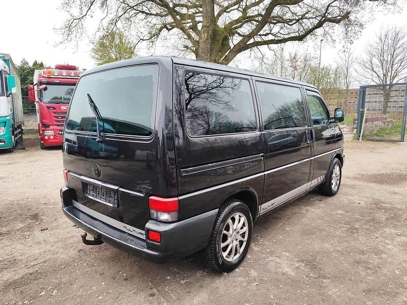 Second-hand VW T4 102 CP (75 kW) 2002 Negru Van