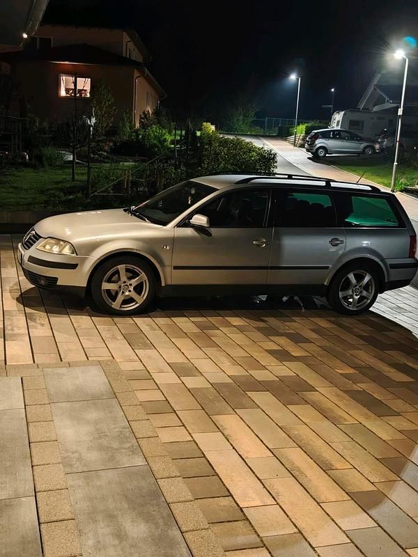 Silber Gebraucht 2003 VW Passat Trendline Kombi | 4.300 € - Bild 1/1