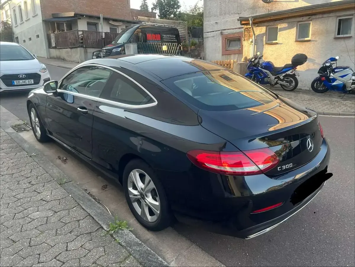Gebraucht Mercedes C300 245 PS (180 kW) 2017 Schwarz Coupé
