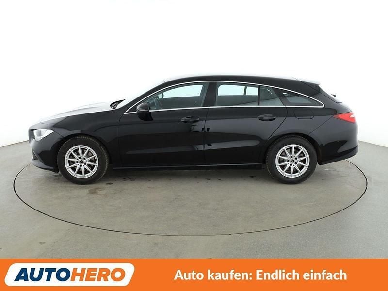 Gebraucht Mercedes CLA180 Shooting Brake 136 PS (100 kW) 2022 Schwarz Kombi