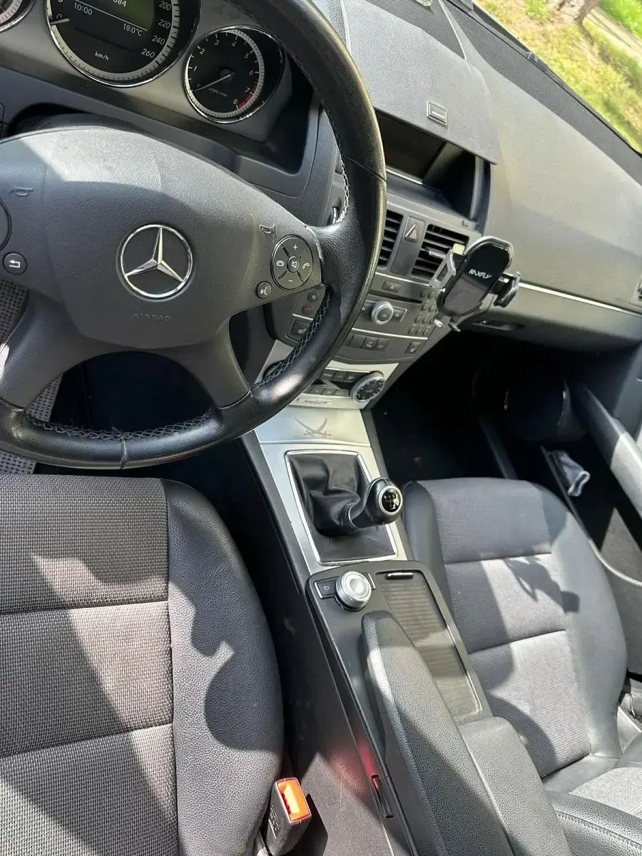 Gebraucht Mercedes C180 156 PS (114 kW) 2010 Schwarz Kombi