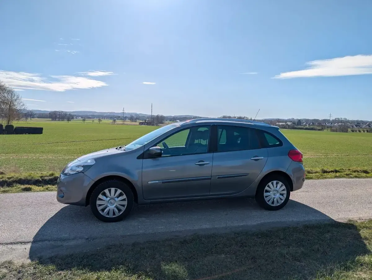 Gebraucht Renault Clio GrandTour Dynamique 75 PS (55 kW) 2010 Grau Kombi