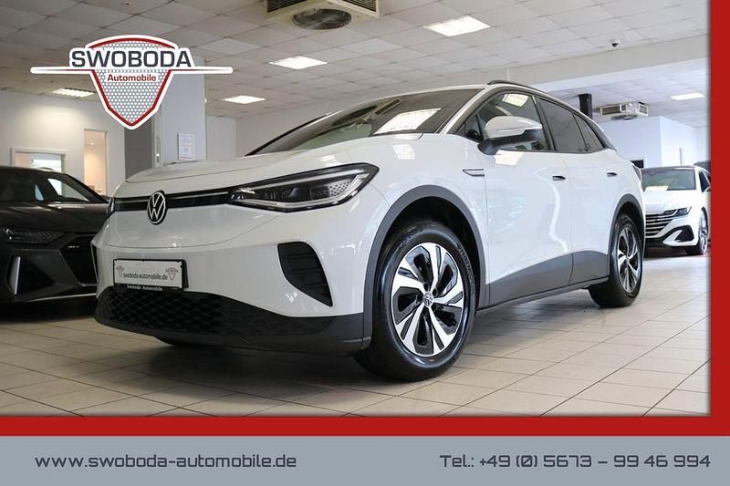 Weiß Gebraucht 2023 VW ID.4 Pure SUV | 27.950 € (Teuer) - Bild 1/2