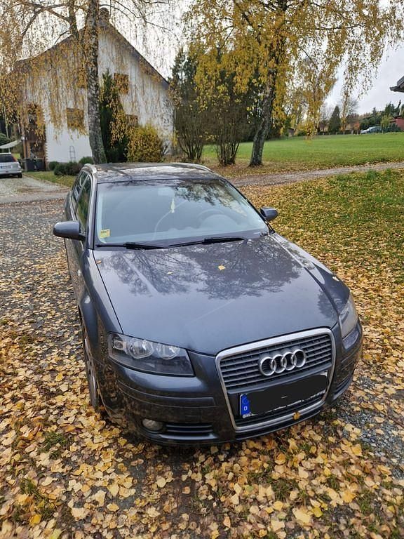 Grau Gebraucht 2007 Audi A3 Ambiente Limousine | 2.999 € (Superpreis) - Bild 1/4
